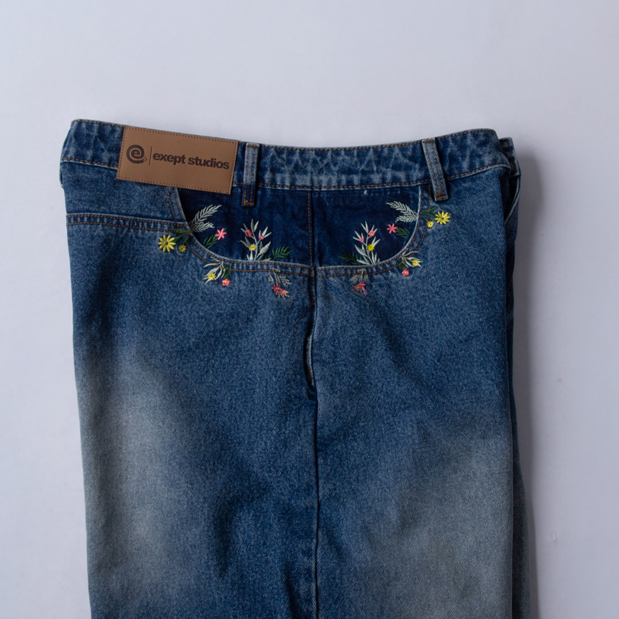 "overgrowth" jeans
